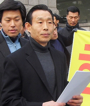                                          김덕근 대표
