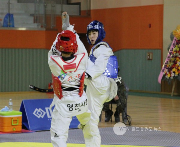 ▲ 철원군청 이 첫 전국 대회에서 출전해 은메달을 획득한 지호선 선수(사진 오른쪽, 청) 경기 장면