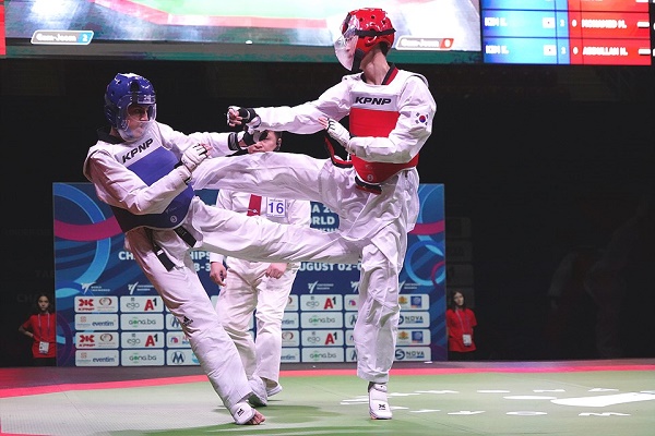 ▲ M-57kg 우승한 김건우(오른쪽)의 결승장면